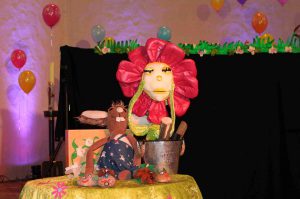 Puppen und Bühne 01